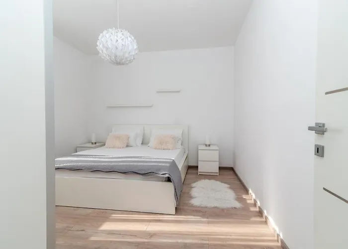 Tragos * 特罗吉尔