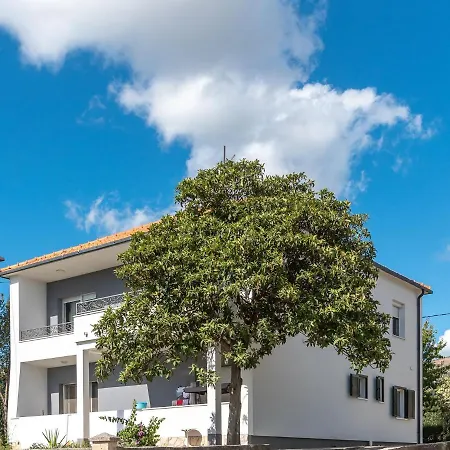 Tragos Apartman Trogir